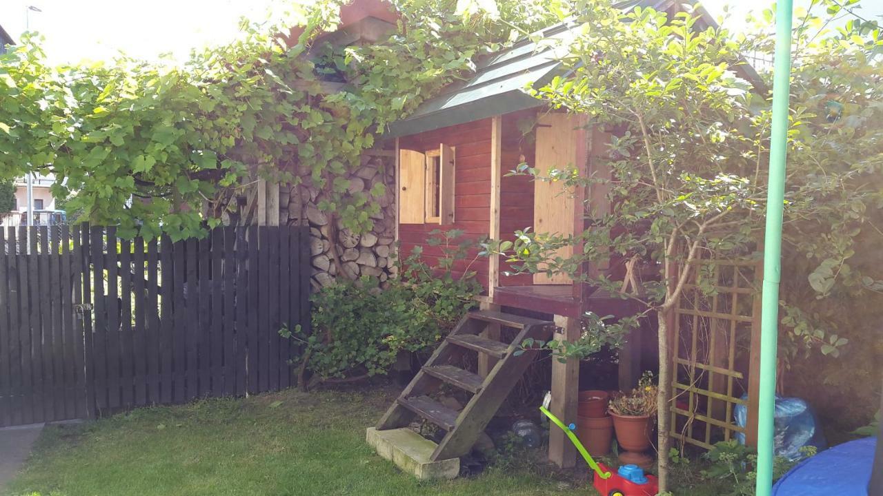 Ferienwohnung Pokoje U Kamy Stolpmünde Exterior foto